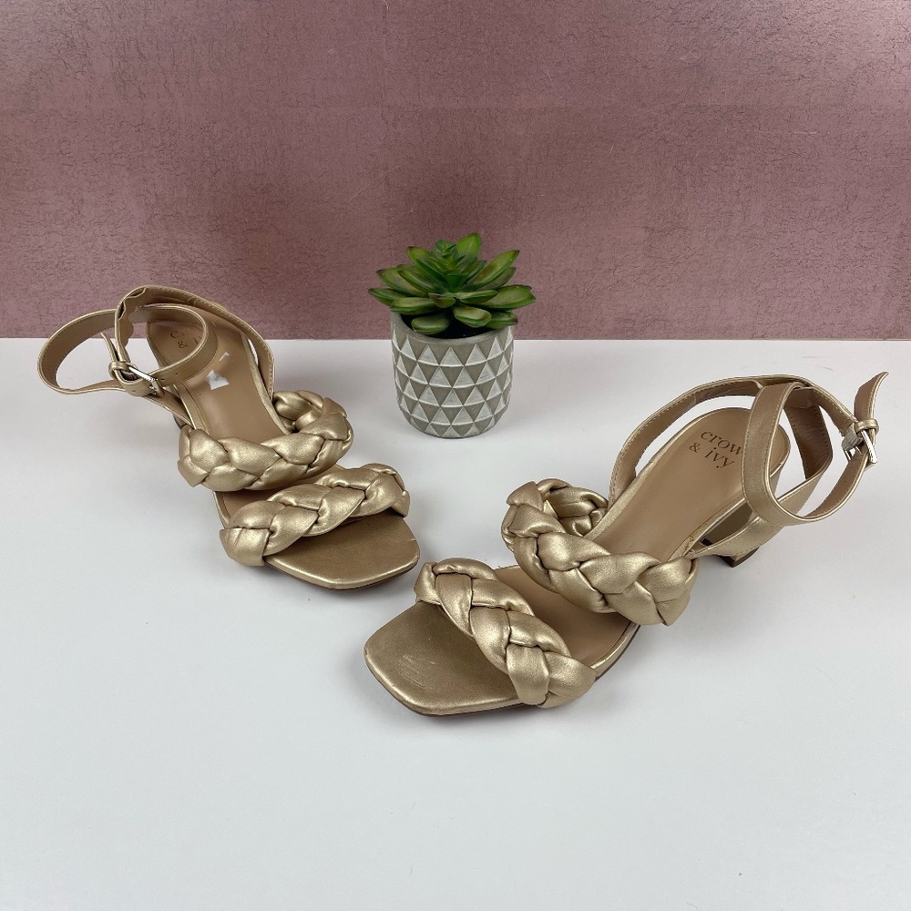 Crown & Ivy Gold Braided Open Toe Chunky Heels Shoes Women 7.5 Newport